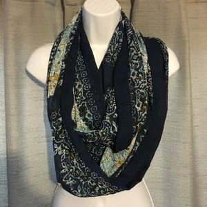 Gorgeous Infinite Scarf